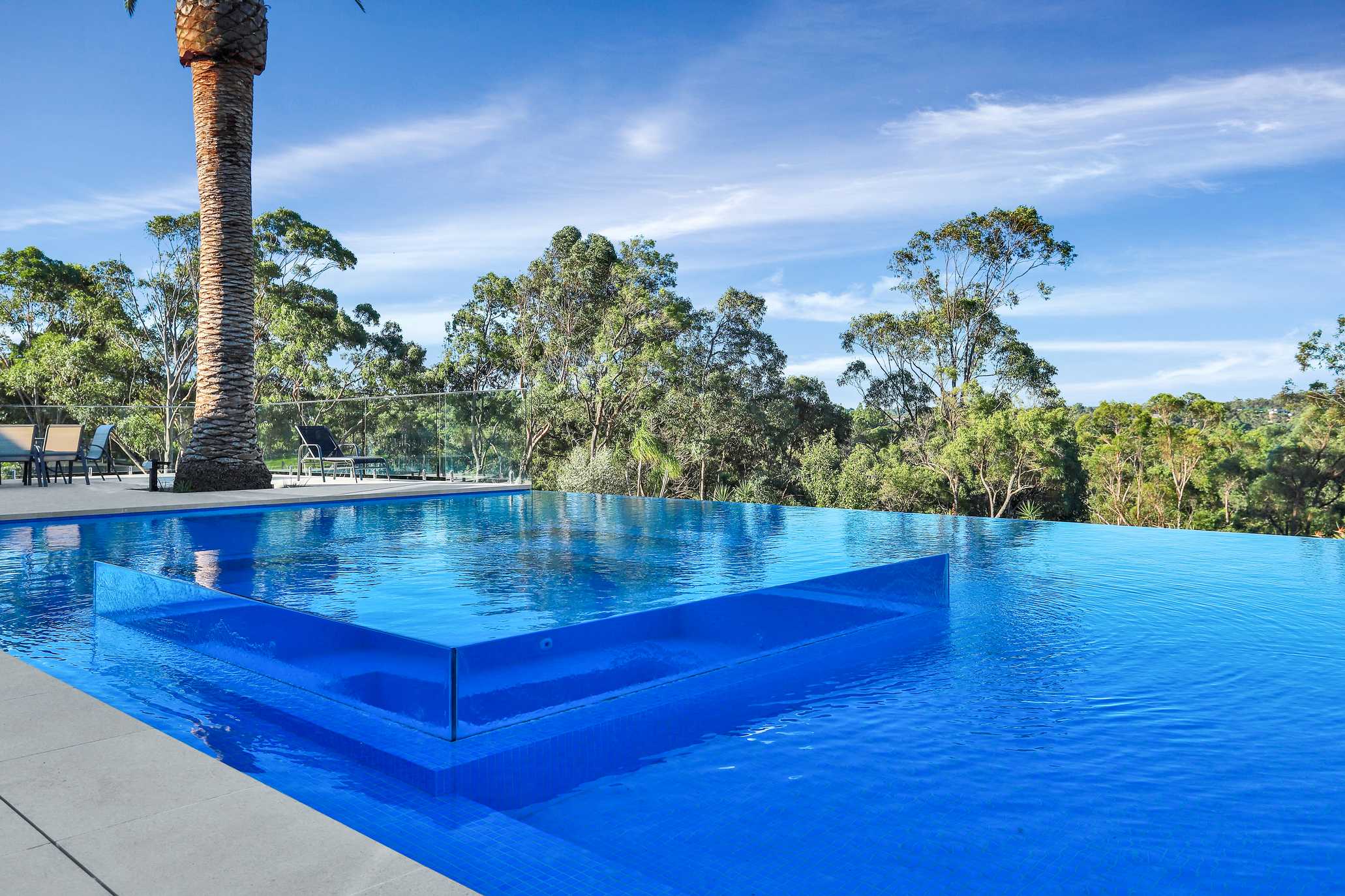 custom pool builders
